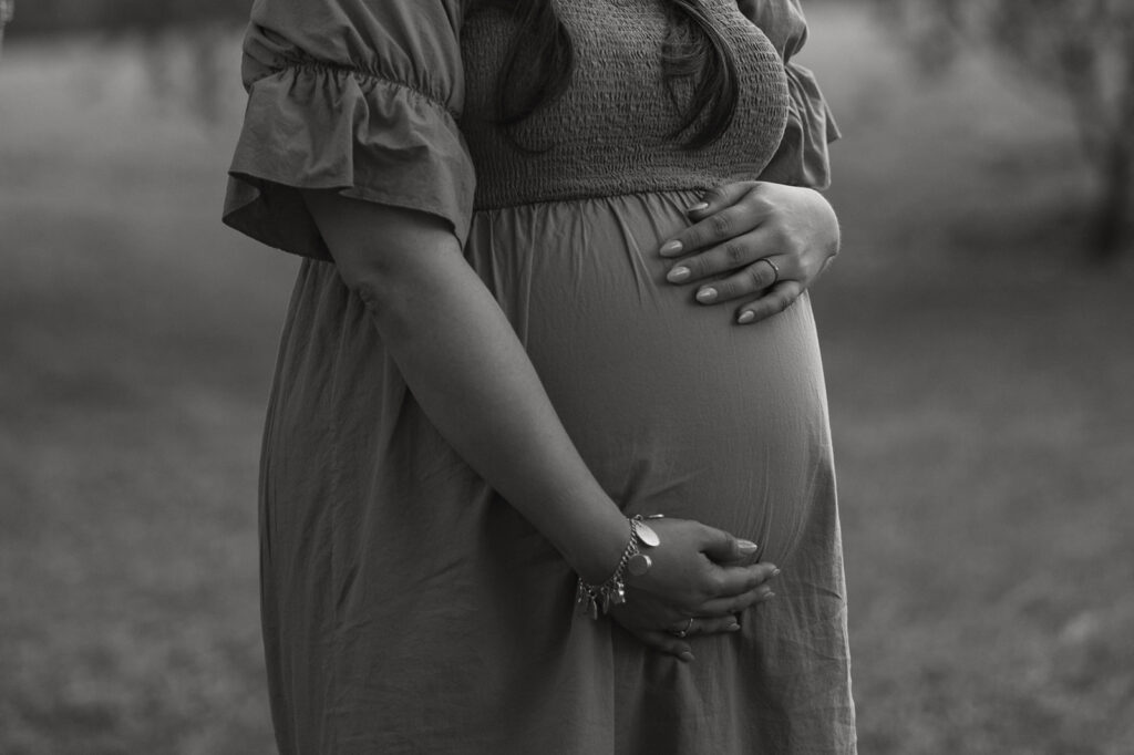 DSC06603 Hermann Park Maternity Photoshoot - Helena Photographs